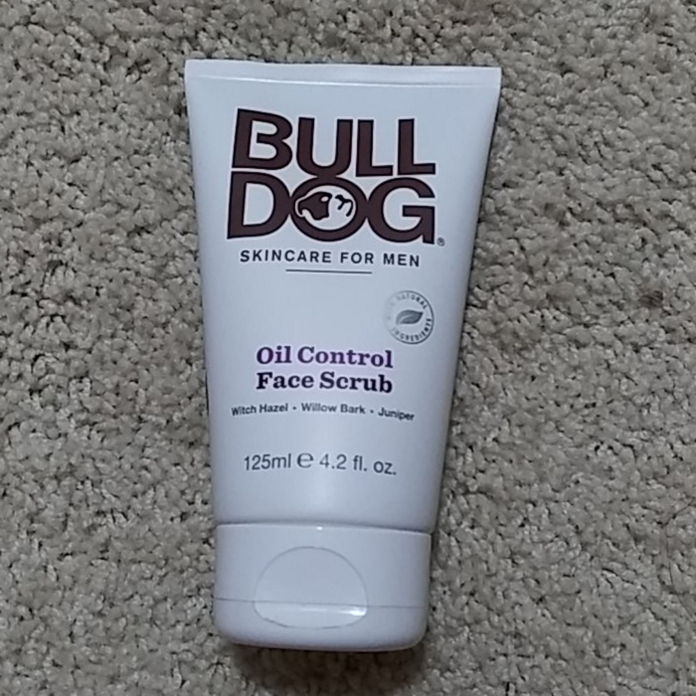 Men's oil control face scrub